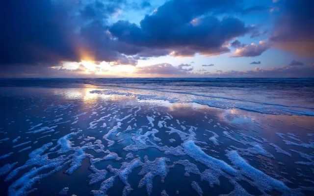 十堰布局“双碳”发展新赛道，房县发展循环经济光伏“铠甲”满山头