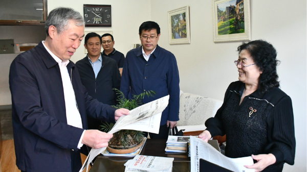 山东省厅党组书记、厅长宋继宝到中国环境报山东记者站走访调研