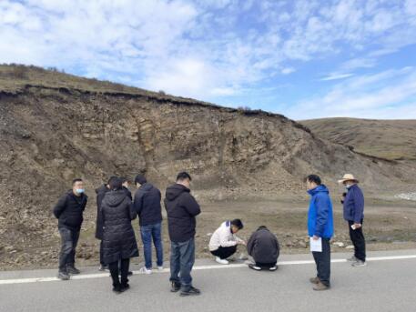 生态环境部组织专家赴川西高原指导开展黄河流域历史遗留矿山污染状况调查评