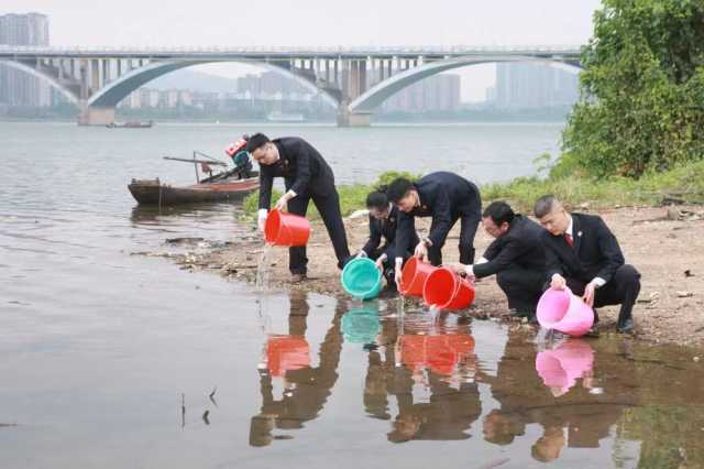 ​长江非法捕捞为何不批捕人数是批捕的近三倍？