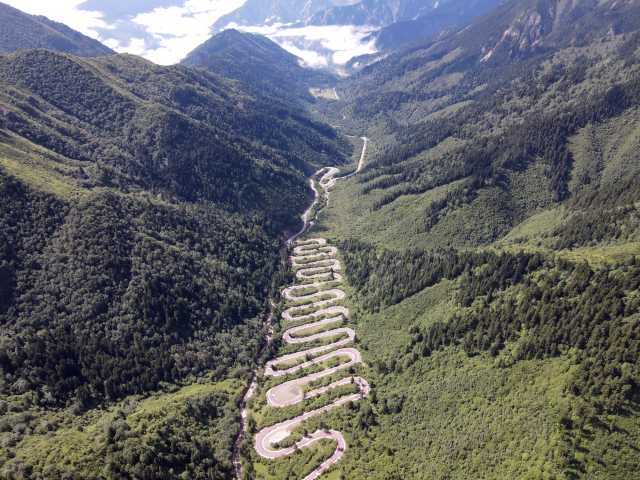 四川九寨沟擦亮绿色发展新名片