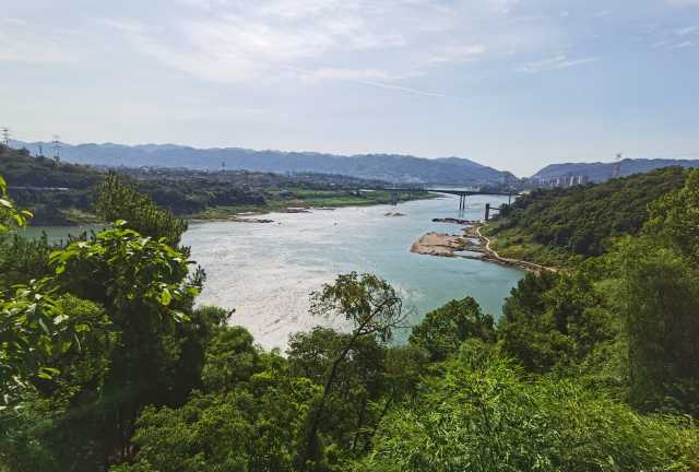 重庆缙云山：绿色再返青山 红火日子重归大山