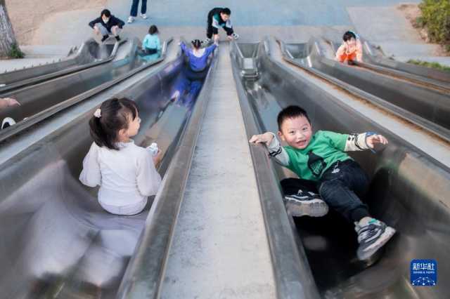 新华全媒+丨武汉青山江滩:旧工业码头的绿色蝶变 新华全媒+丨武汉青山江滩:旧工业码头的绿色蝶变