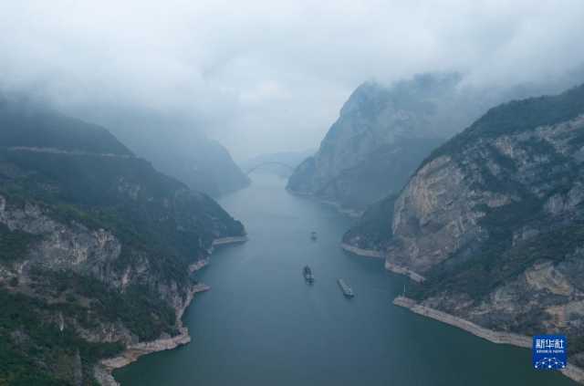 湖北宜昌：烟雨三峡