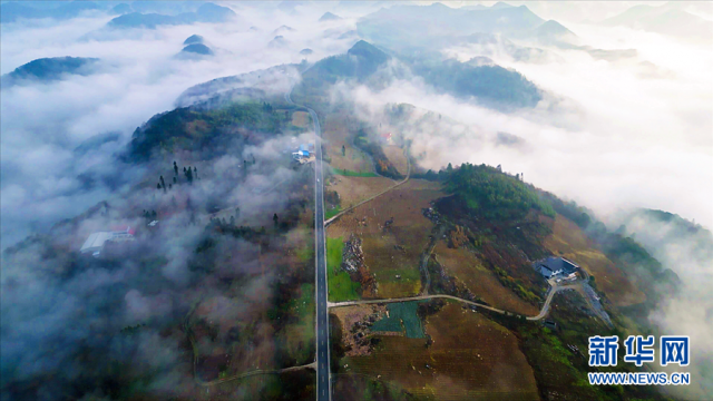 【“飞阅”中国】湖北鹤峰：“云中公路”串起高山好风光