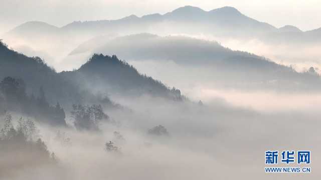 【“飞阅”中国】江山多娇！群山、云海中的冬日“酉州画卷”