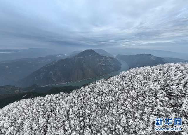 【“飞阅”中国】雪落三峡 山河如画