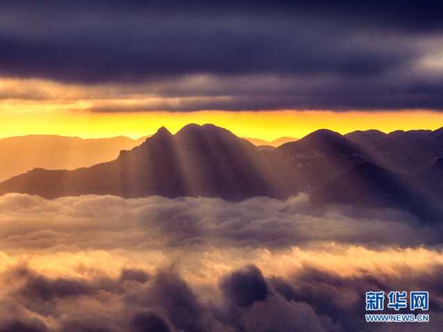 【“飞阅”中国】雪落三峡 山河如画