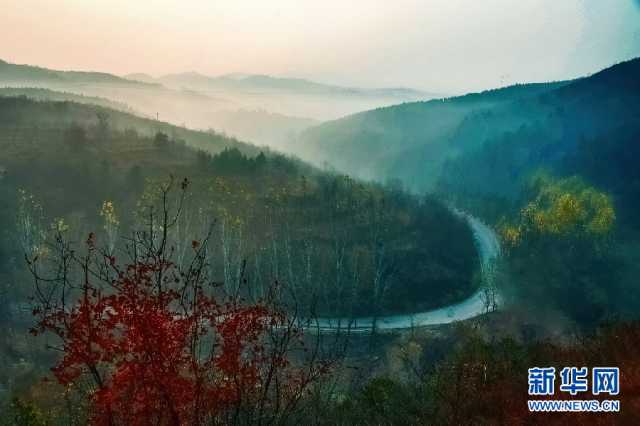 【“飞阅”中国】冬雾漫山间 宛若水墨画