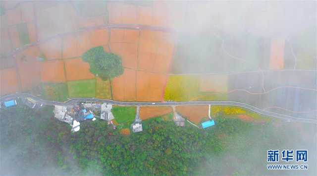 【“飞阅”中国】鄂西山村 烟雨画卷